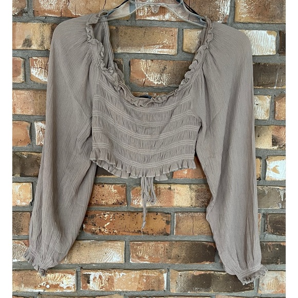 Forever 21 Women’s Tan Log Sleeves Ruched Crop Top Size Medium - Picture 6 of 6